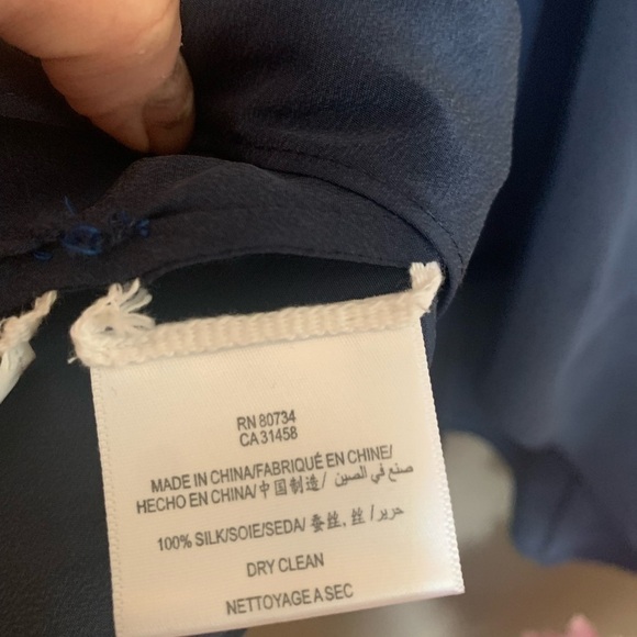 Beautiful BCBG MAXAZARIA 100% Silk tank - Xsmall - Picture 8 of 8